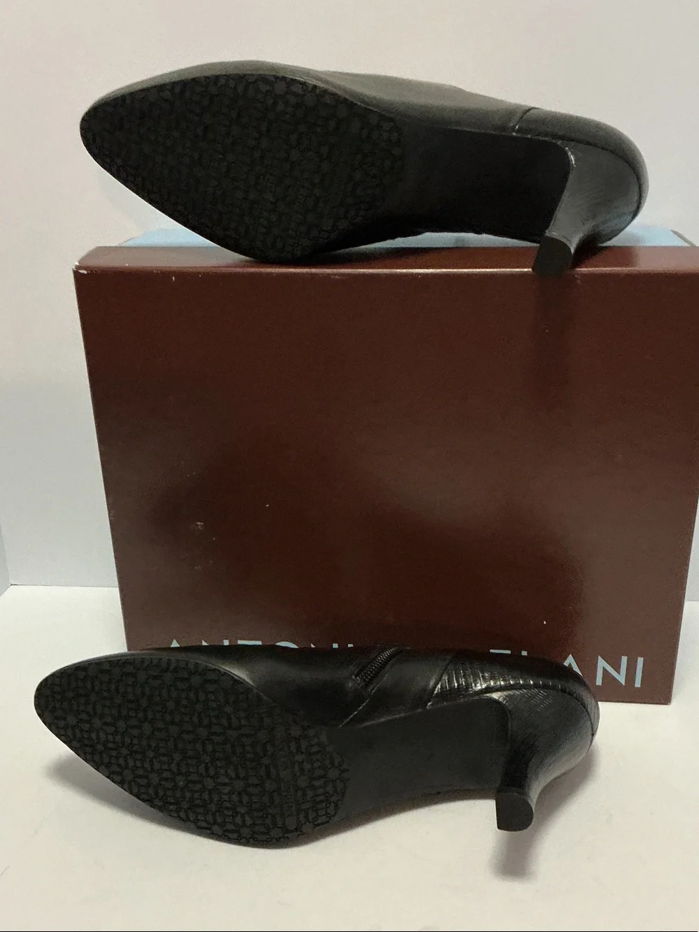 ANTONIO MELANI sleek black